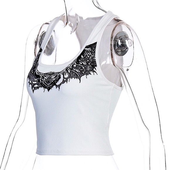 White vampire bat 🦇 graphic wife beater - Picture 10 of 15